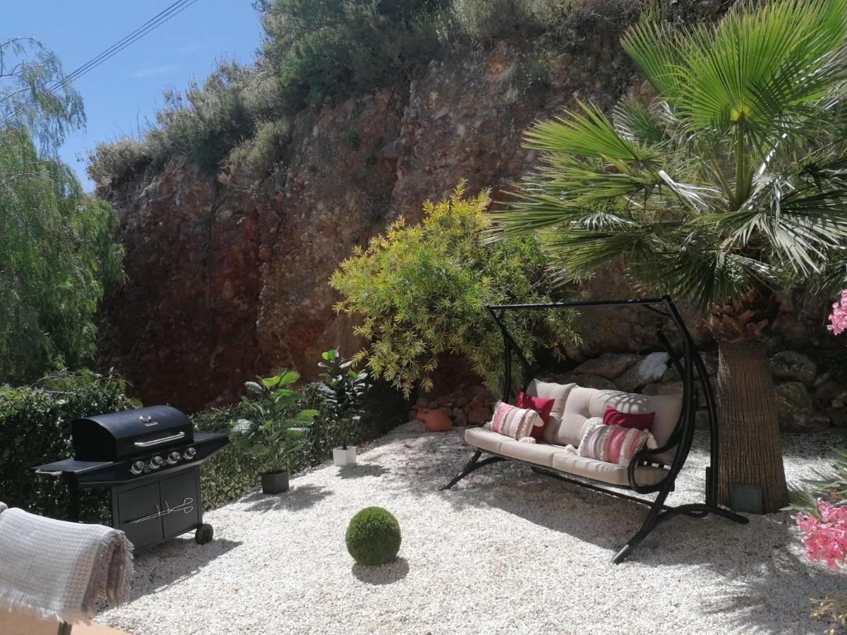 Exquisite Modern 2-bed House In El Pinar De Holiday home